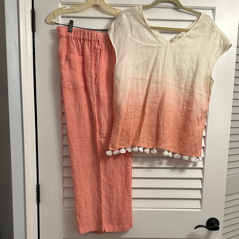 C&C California Cream Linen V-Neck Top with Summer Fun Tag